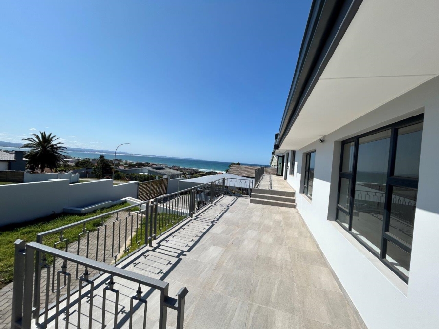 9 Bedroom Property for Sale in Jeffreys Bay Central Eastern Cape